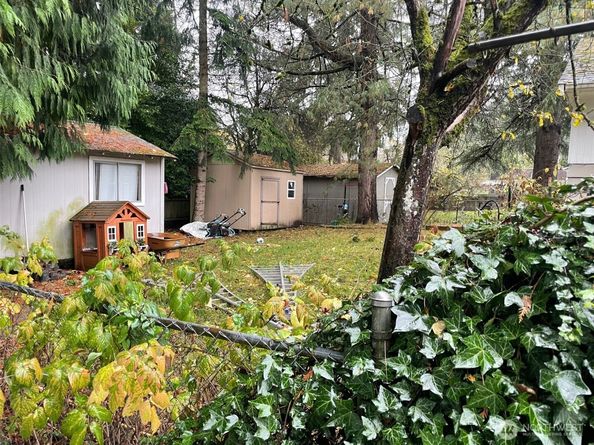 3701 SW 105th Street, Seattle WA 98146