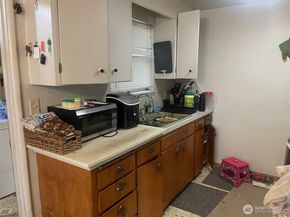 3701 SW 105th Street, Seattle WA 98146