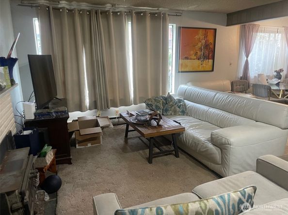 3701 SW 105th Street, Seattle WA 98146