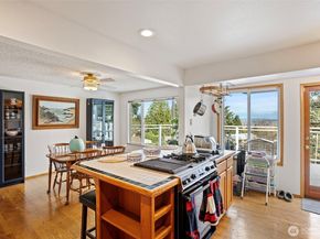 8421 Cascadia Avenue, Everett WA 98208