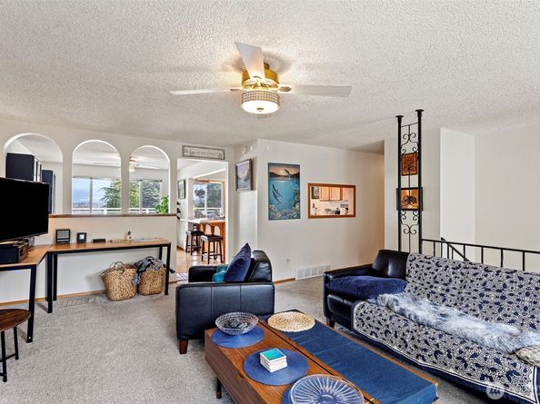 8421 Cascadia Avenue, Everett WA 98208