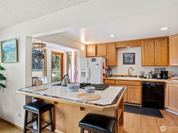 8421 Cascadia Avenue, Everett WA 98208