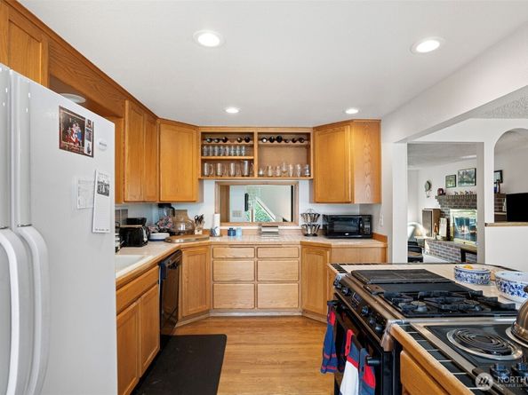 8421 Cascadia Avenue, Everett WA 98208