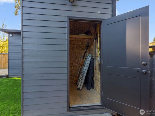 9704 NE 124th Street, Kirkland WA 98034