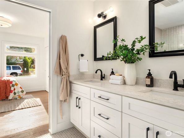 4706 SW Othello Street, Seattle WA 98136