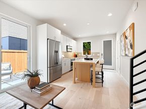 13047 39th Avenue NE B, Seattle WA 98125