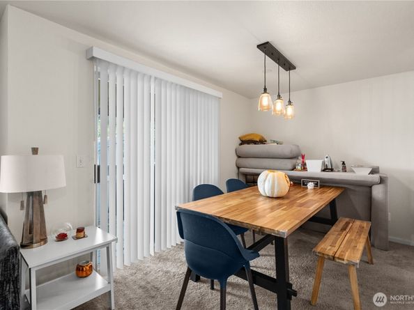 20032 66th Place W B3, Lynnwood WA 98036