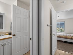 20032 66th Place W B3, Lynnwood WA 98036