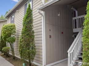 20032 66th Place W B3, Lynnwood WA 98036