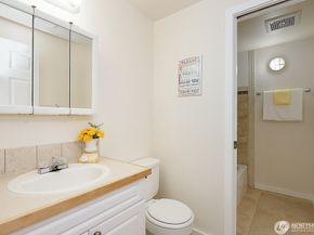 20032 66th Place W B3, Lynnwood WA 98036