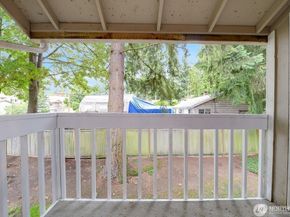 20032 66th Place W B3, Lynnwood WA 98036