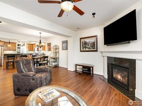 325 Chelan Place NE D1, Renton WA 98059