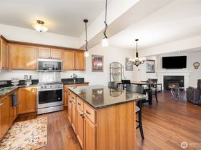 325 Chelan Place NE D1, Renton WA 98059
