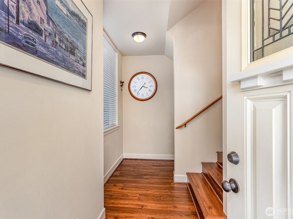 325 Chelan Place NE D1, Renton WA 98059