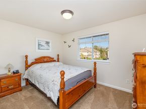 325 Chelan Place NE D1, Renton WA 98059