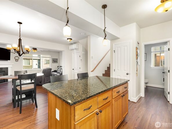 325 Chelan Place NE D1, Renton WA 98059