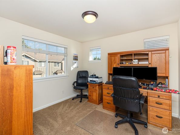 325 Chelan Place NE D1, Renton WA 98059