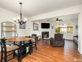 325 Chelan Place NE D1, Renton WA 98059