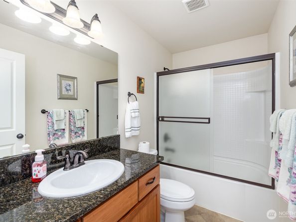 325 Chelan Place NE D1, Renton WA 98059