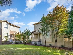 325 Chelan Place NE D1, Renton WA 98059