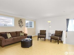 2515 27th Avenue W, Seattle WA 98199