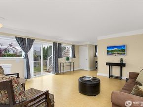 2515 27th Avenue W, Seattle WA 98199