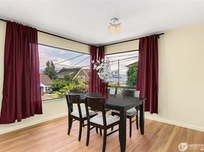 2515 27th Avenue W, Seattle WA 98199