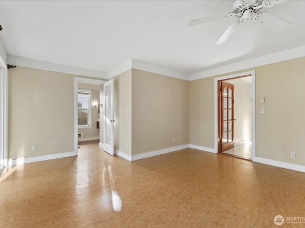 2515 27th Avenue W, Seattle WA 98199