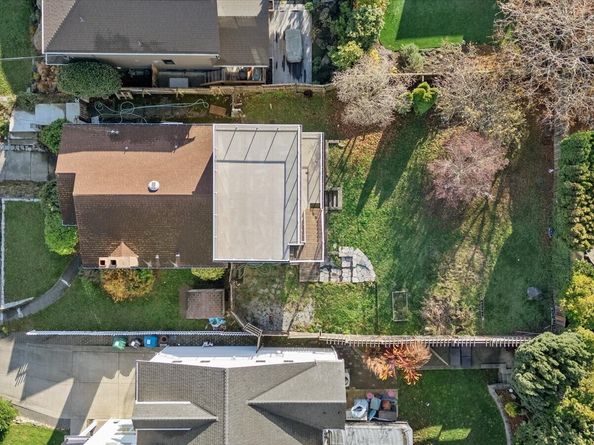 2515 27th Avenue W, Seattle WA 98199