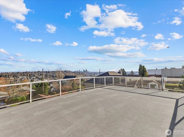 2515 27th Avenue W, Seattle WA 98199