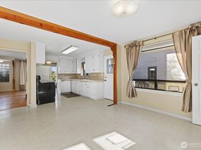 2515 27th Avenue W, Seattle WA 98199