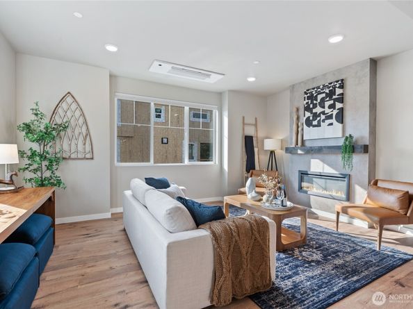 14424 Madison Way E1, Lynnwood WA 98087