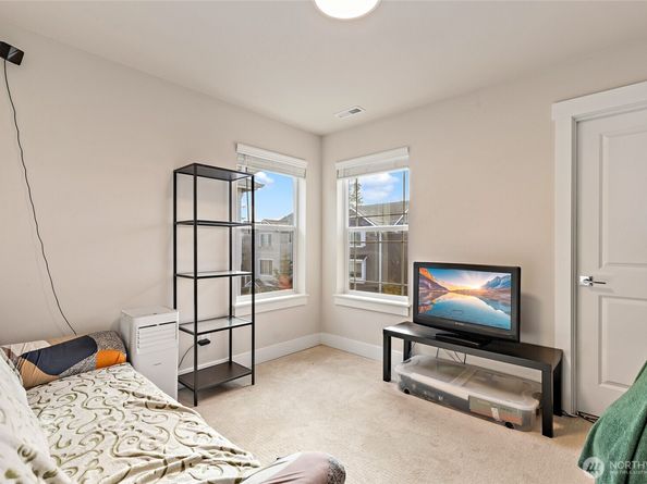 1109 146th Street SW 6, Lynnwood WA 98087