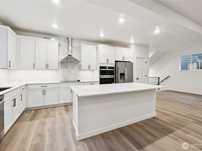 24327 13th Avenue SE CR19, Bothell WA 98021