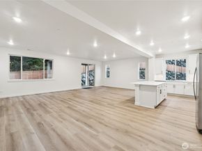 24327 13th Avenue SE CR19, Bothell WA 98021