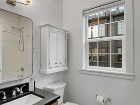 2130 10th Avenue W 28, Seattle WA 98119