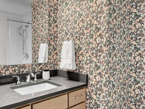 2130 10th Avenue W 28, Seattle WA 98119