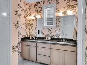 2130 10th Avenue W 28, Seattle WA 98119