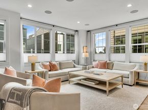 2130 10th Avenue W 28, Seattle WA 98119