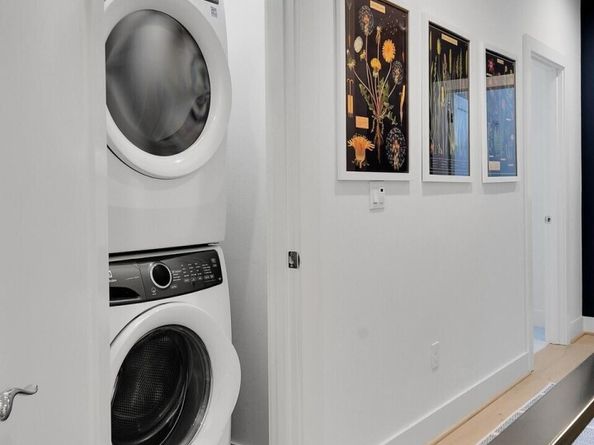 2130 10th Avenue W 28, Seattle WA 98119