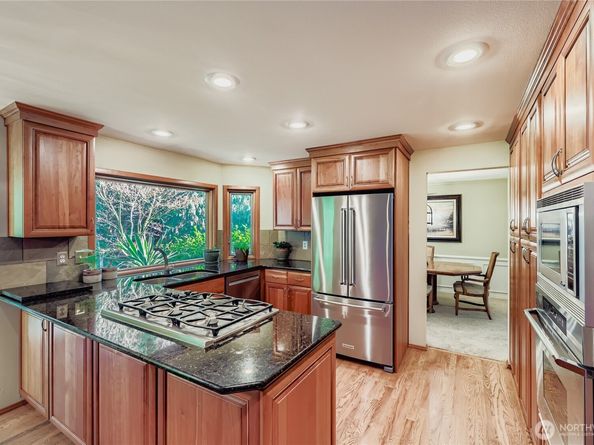 6216 151st Avenue SE, Bellevue WA 98006