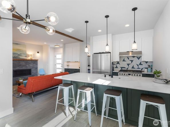 10713 2nd Avenue NW, Seattle WA 98177