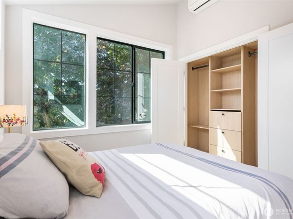 10713 2nd Avenue NW, Seattle WA 98177