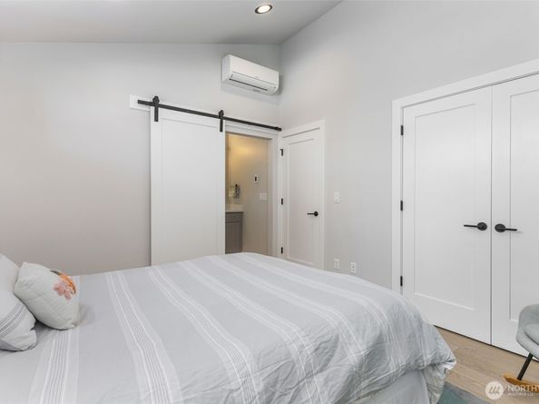 10713 2nd Avenue NW, Seattle WA 98177