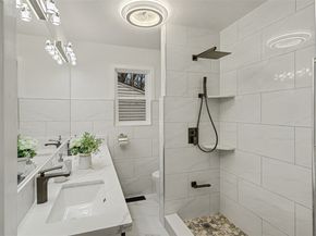 13909 4th Avenue NE, Seattle WA 98125