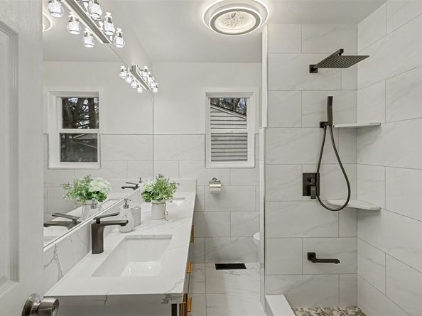 13909 4th Avenue NE, Seattle WA 98125