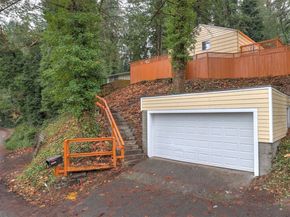 13909 4th Avenue NE, Seattle WA 98125