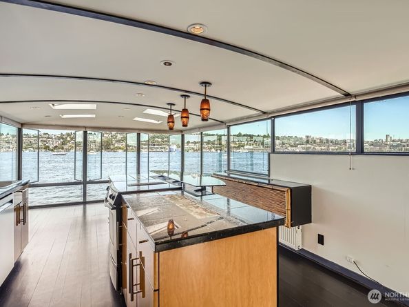 2040 Westlake Avenue N 26, Seattle WA 98109