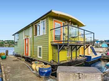 2040 Westlake Avenue N