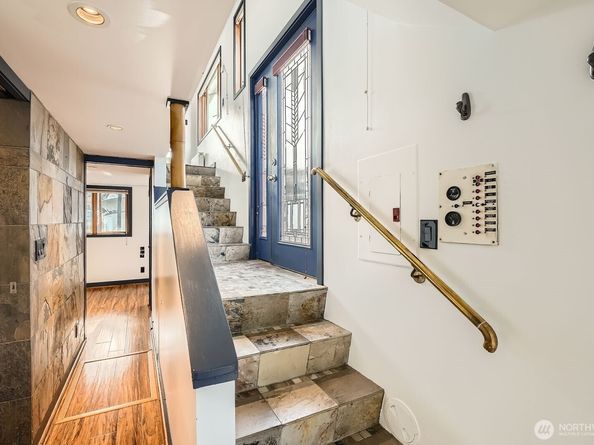 2040 Westlake Avenue N 26, Seattle WA 98109